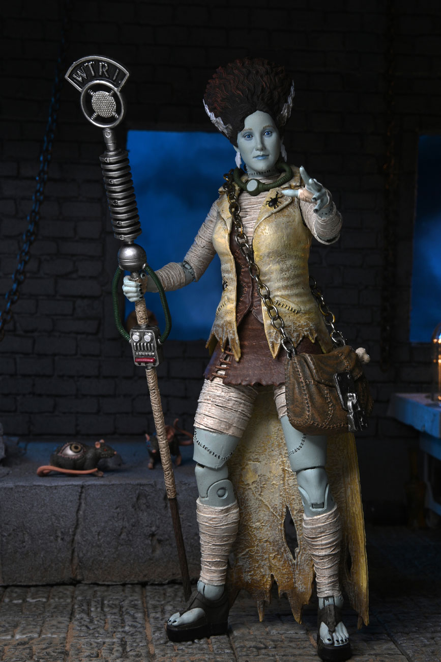 TMNT & UNIVERSAL MONSTERS APRIL AS BRIDE - 7" ACTION FIGURE - Image 3