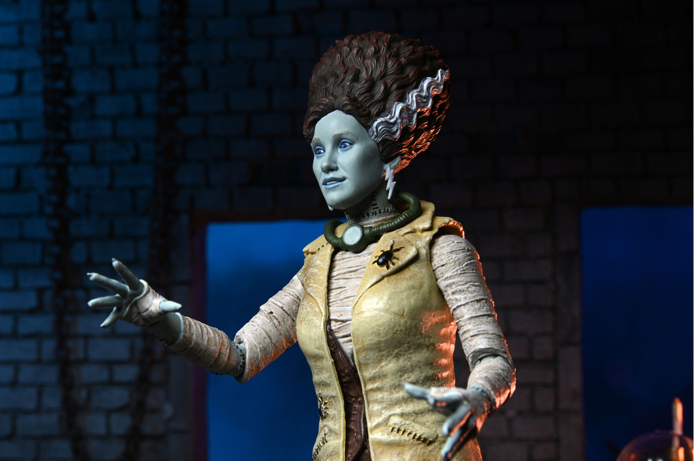 TMNT & UNIVERSAL MONSTERS APRIL AS BRIDE - 7" ACTION FIGURE - Image 4