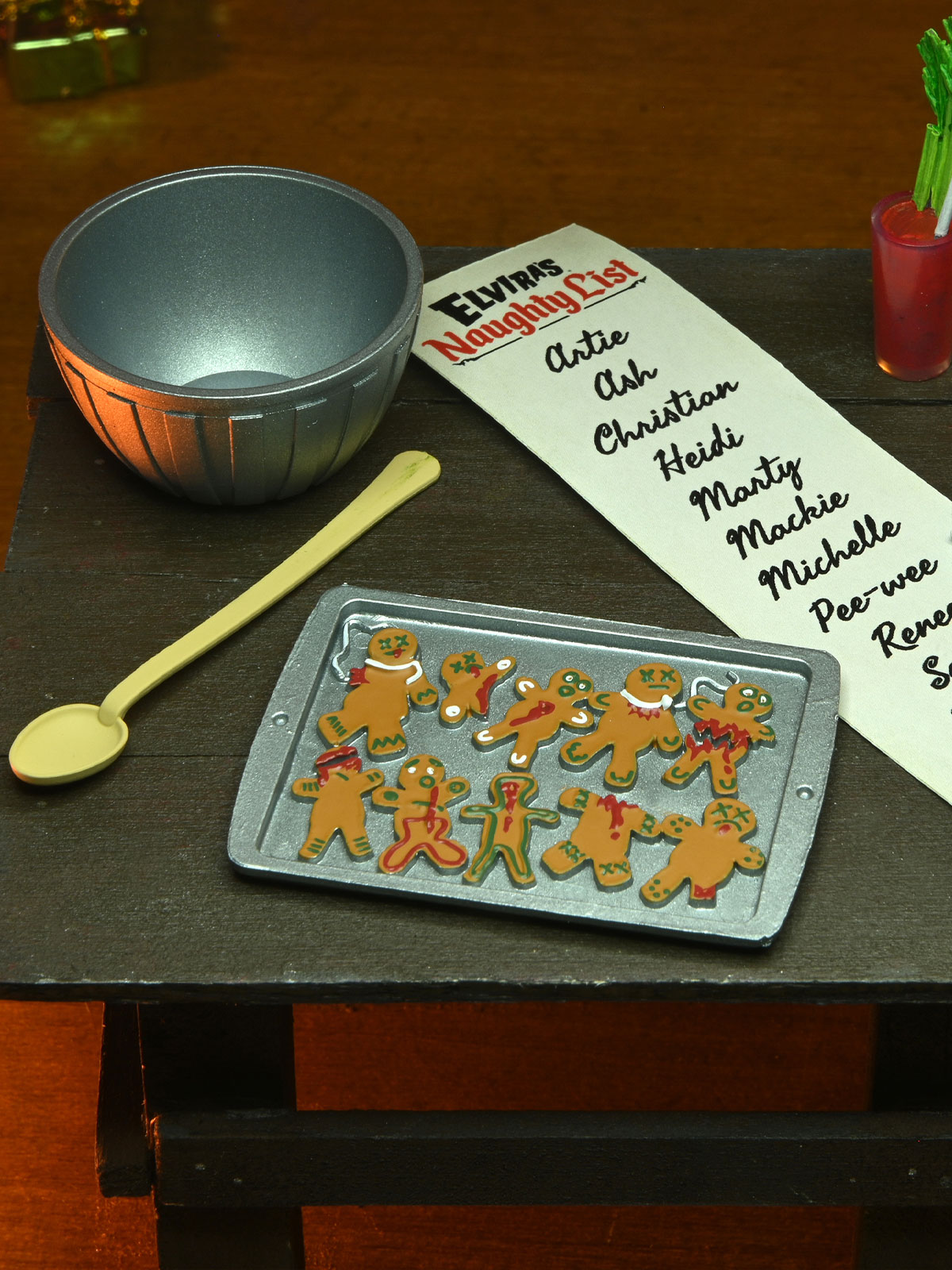 ELVIRA - VERY SCARY CHRISTMAS 8" CLOTHED ACTION FIGURE - Image 9