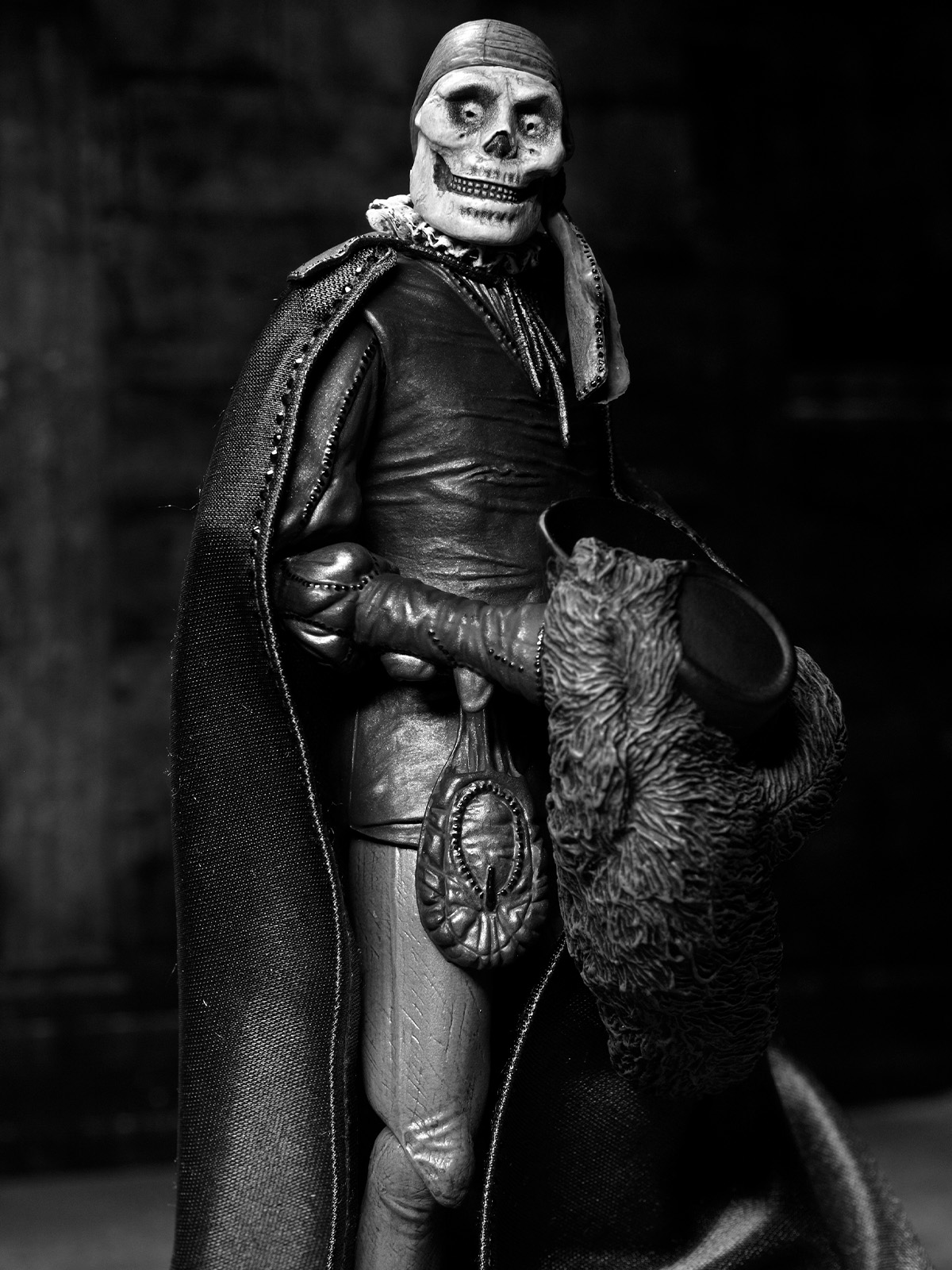 PHANTOM OF THE OPERA (1925) ULTIMATE PHANTOM "MASQUE OF THE RED DEATH" - 7" SCALE FIGURE (B&W) - Image 3