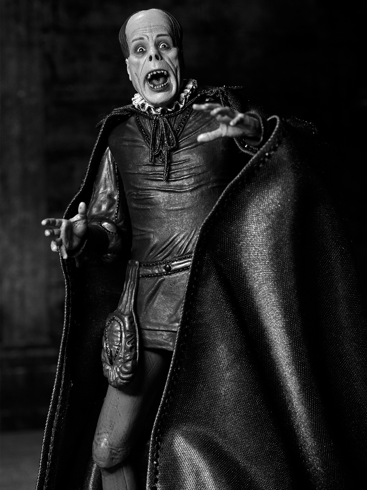 PHANTOM OF THE OPERA (1925) ULTIMATE PHANTOM "MASQUE OF THE RED DEATH" - 7" SCALE FIGURE (B&W) - Image 2