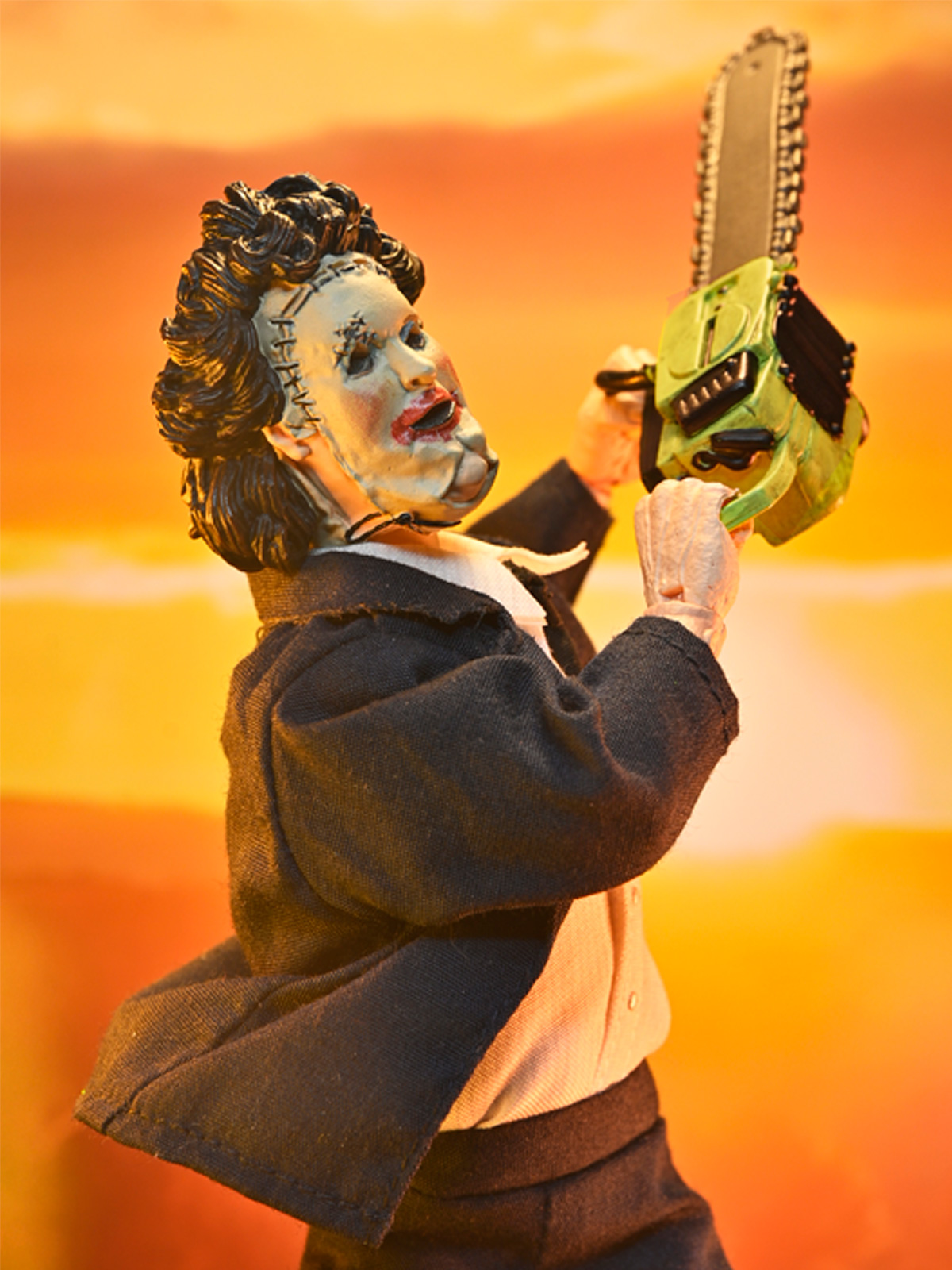 TEXAS CHAINSAW MASSACRE - LEATHERFACE (PRETTY WOMAN MASK) 50TH ANNIVERSARY 8" CLOTHED ACTION FIGURE - Image 3