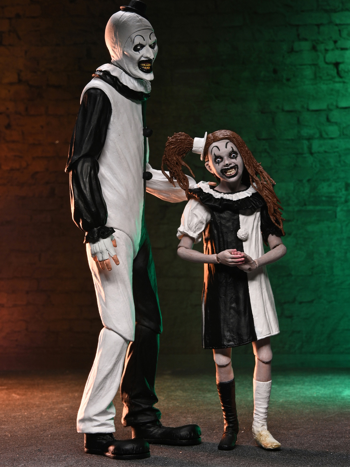 TERRIFIER - ULTIMATE ART THE CLOWN & LITTLE PALE GIRL 2 PACK - 7" SCALE ACTION FIGURES - Image 9