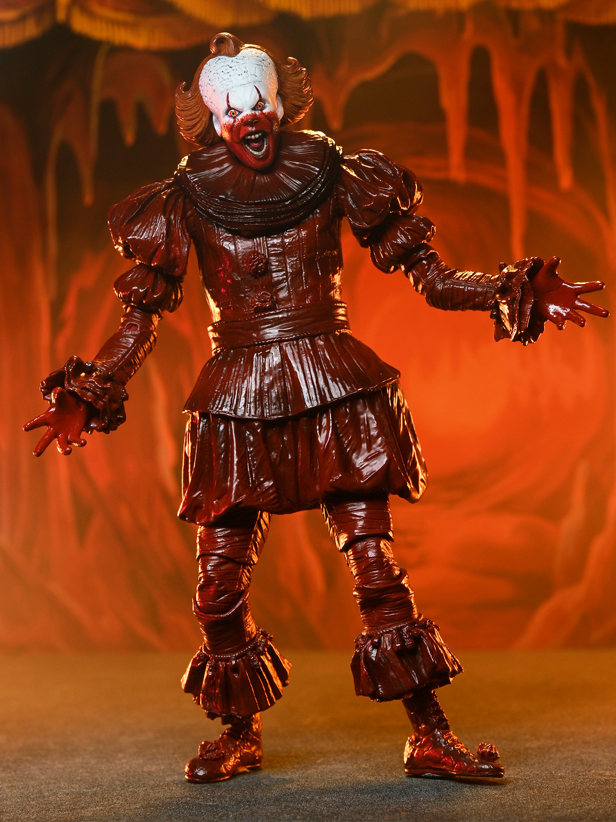 WELCOME TO DERRY ULTIMATE BLOOD PENNYWISE - 7" SCALE ACTION FIGURE - Image 4