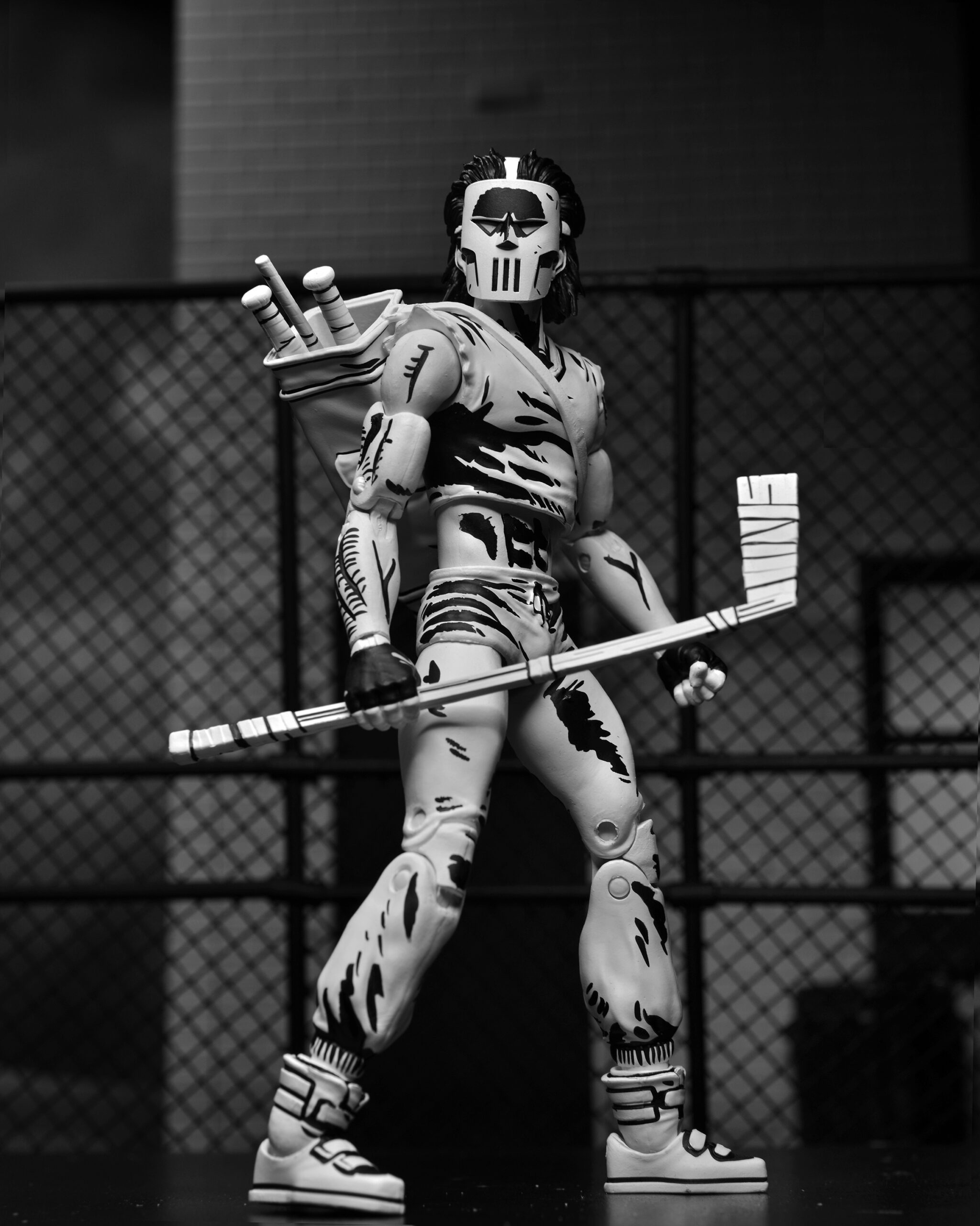 TMNT CASEY JONES BLACK & WHITE FIGURE (MIRAGE COMICS) - 7" SCALE ACTION FIGURE - Image 2