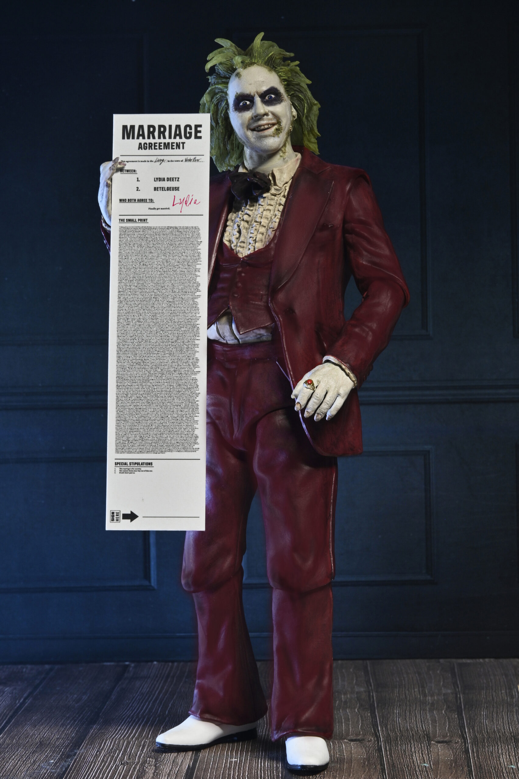 BEETLEJUICE BEETLEJUICE - ULTIMATE RED TUXEDO BEETLEJUICE - 7" SCALE ACTION FIGURE - Image 4