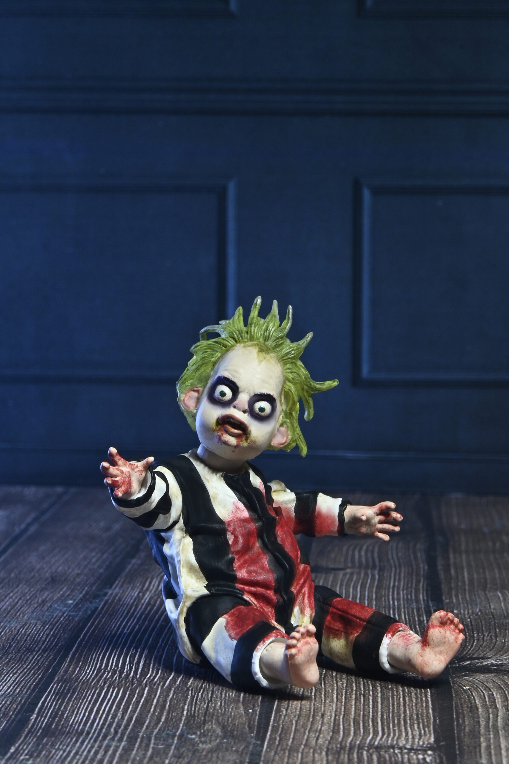 BEETLEJUICE BEETLEJUICE - ULTIMATE RED TUXEDO BEETLEJUICE - 7" SCALE ACTION FIGURE - Image 6