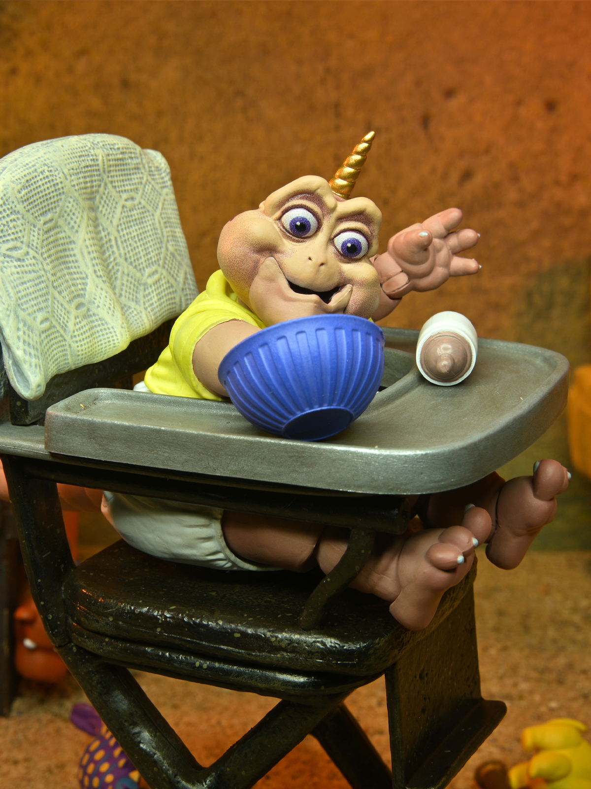 DINOSAURS ULTIMATE BABY SINCLAIR 7" SCALE ACTION FIGURE - Image 3