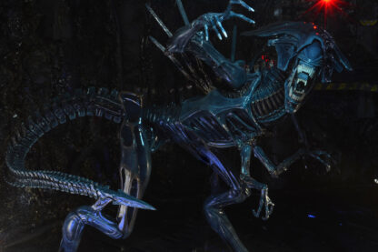 ALIENS QUEEN ALIEN ULTRA DELUXE BOXED FIGURE - Image 4