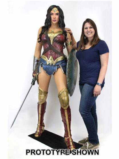 DC COMICS WONDER WOMAN LIFE-SIZE FOAM FIGURE - Image 2