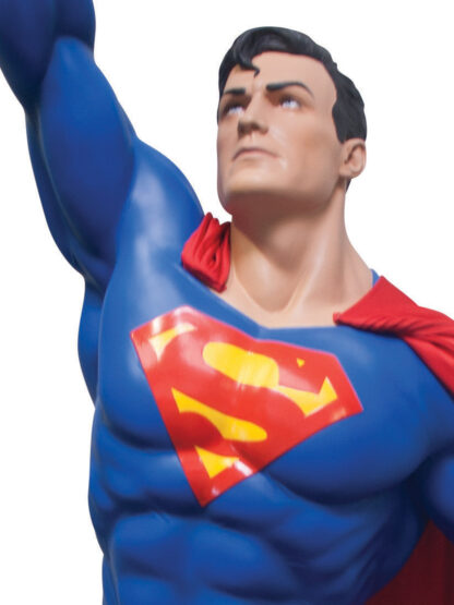 SUPERMAN TAKES FLIGHT STATUE  - COLLECTOR'S ITEM - Image 2