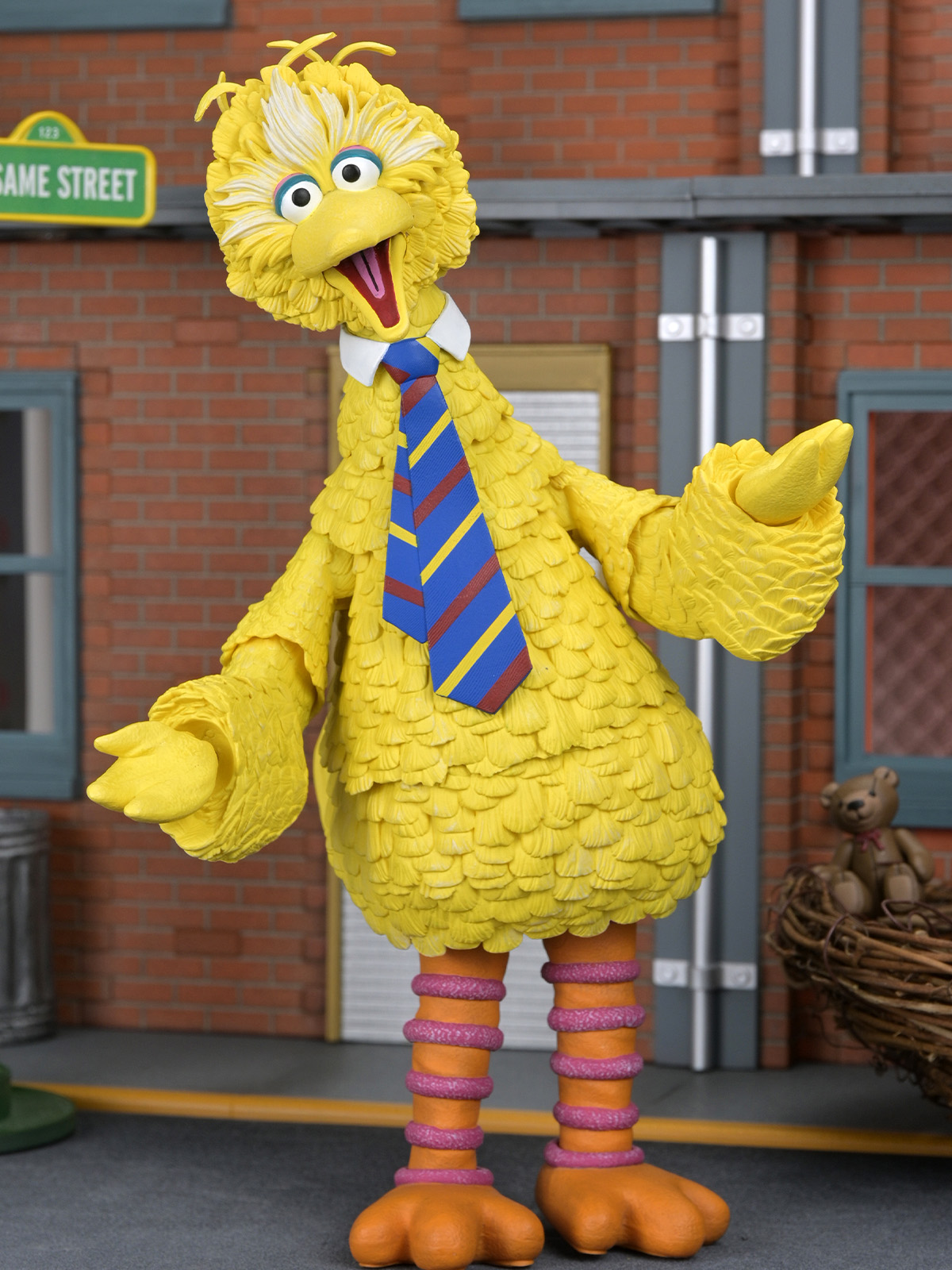 SESAME STREET ULTIMATE BIG BIRD - 7" SCALE ACTION FIGURE - Image 5