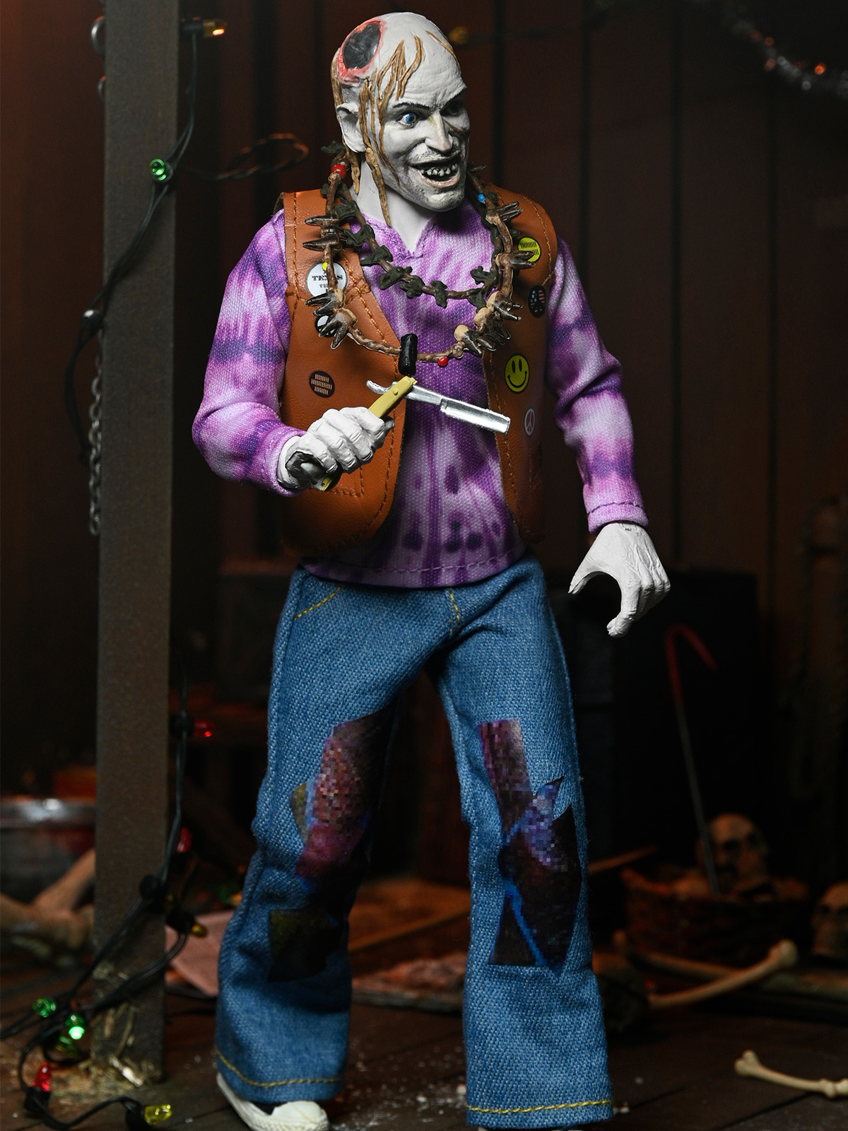 TEXAS CHAINSAW MASSACRE 2 - CHOP TOP 8" CLOTHED FIGURE - Image 4