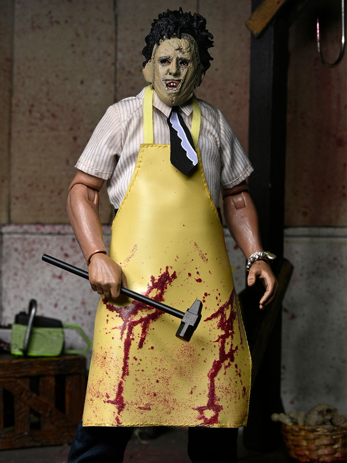 TEXAS CHAINSAW MASSACRE LEATHERFACE - 8" CLOTHED ACTION FIGURE (WINDOW BOX) - Image 2