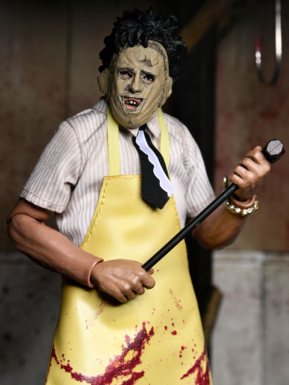 TEXAS CHAINSAW MASSACRE LEATHERFACE - 8" CLOTHED ACTION FIGURE (WINDOW BOX) - Image 4