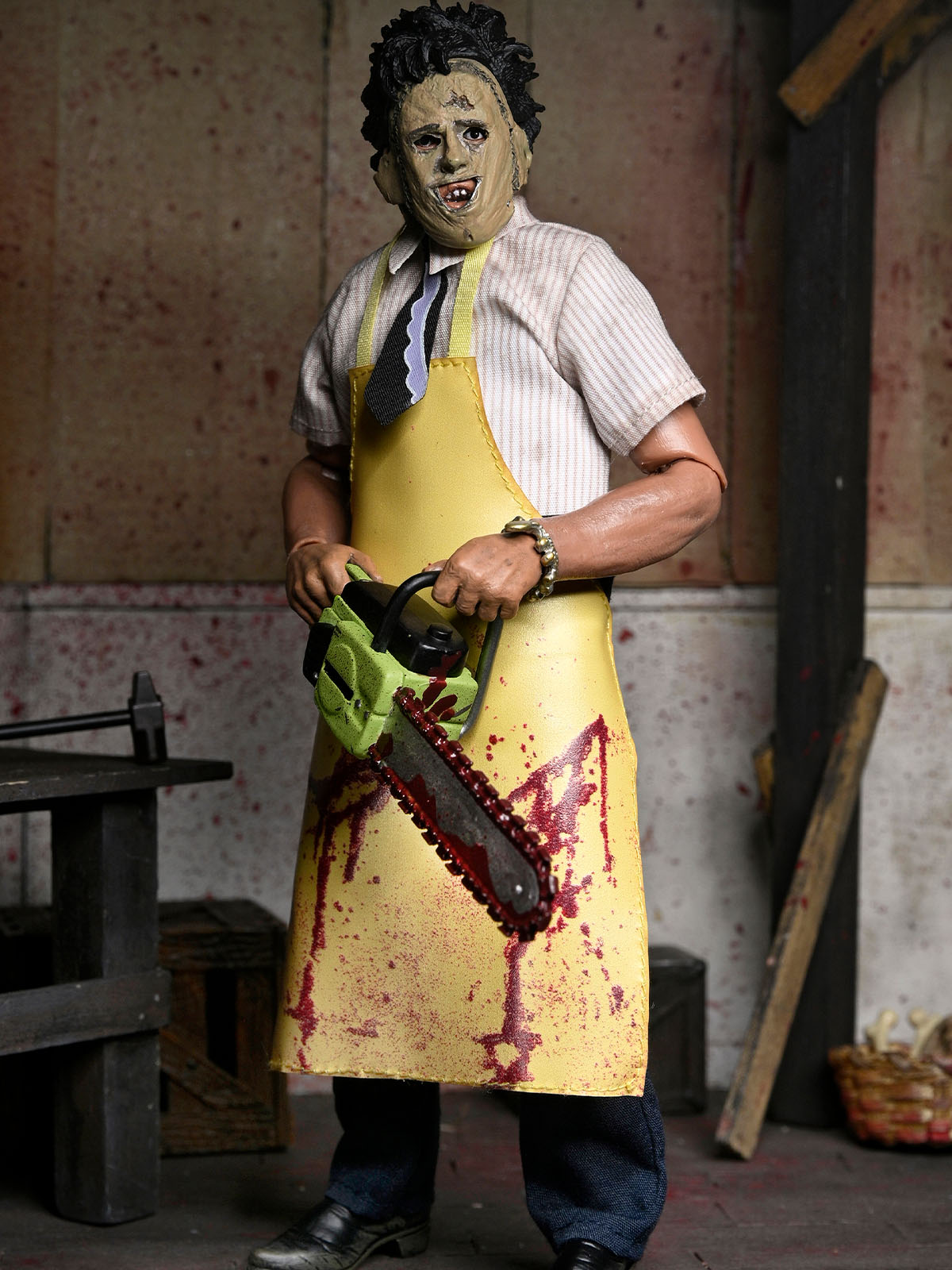 TEXAS CHAINSAW MASSACRE LEATHERFACE - 8" CLOTHED ACTION FIGURE (WINDOW BOX) - Image 5