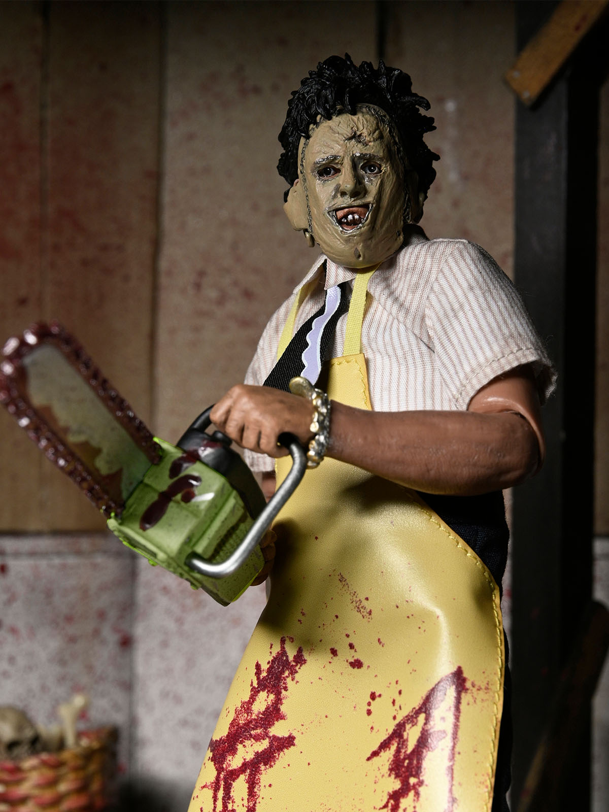 TEXAS CHAINSAW MASSACRE LEATHERFACE - 8" CLOTHED ACTION FIGURE (WINDOW BOX) - Image 6
