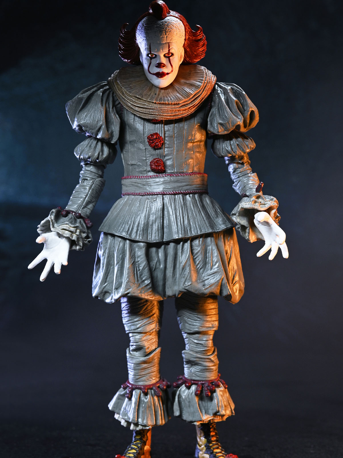 WELCOME TO DERRY ULTIMATE PENNYWISE 7" SCALE ACTION FIGURE - Image 2