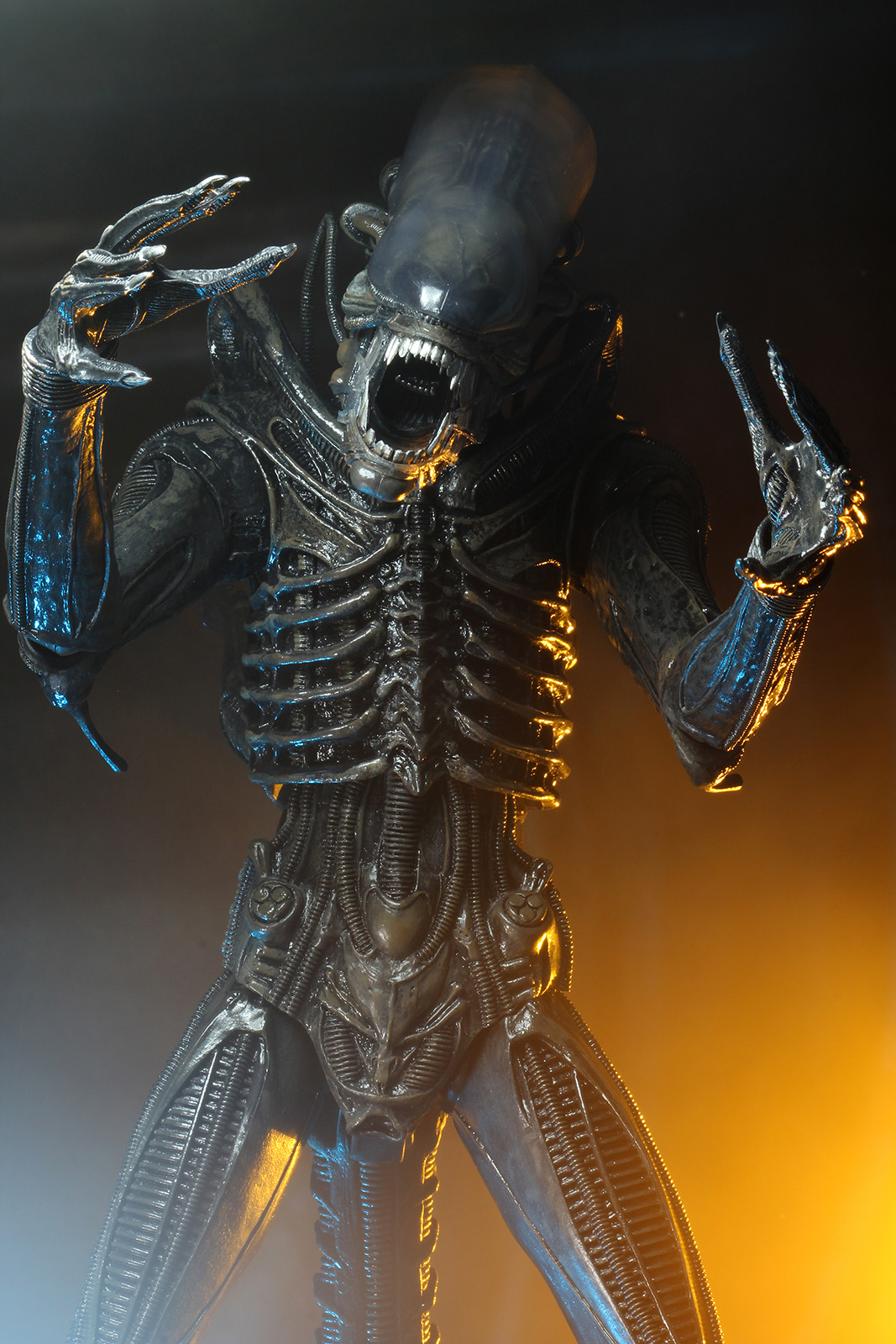 ALIENS 40TH ANNIVERSARY BIG CHAP 1/4 SCALE ACTION FIGURE - Image 4