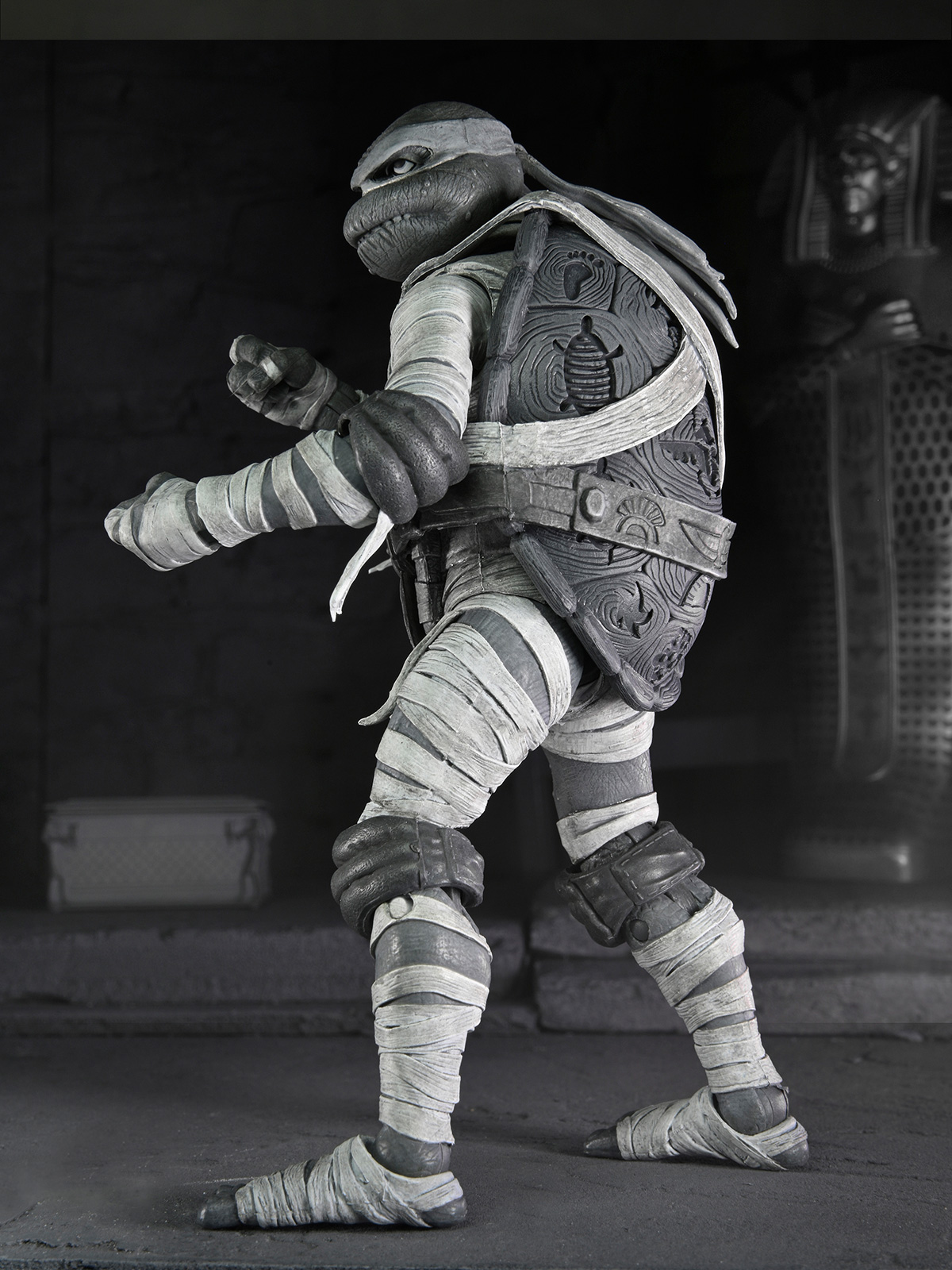 TMNT X UNIVERSAL MONSTERS 4 PACK TURTLES BLACK & WHITE - 7" SCALE ACTION FIGURES - Image 6