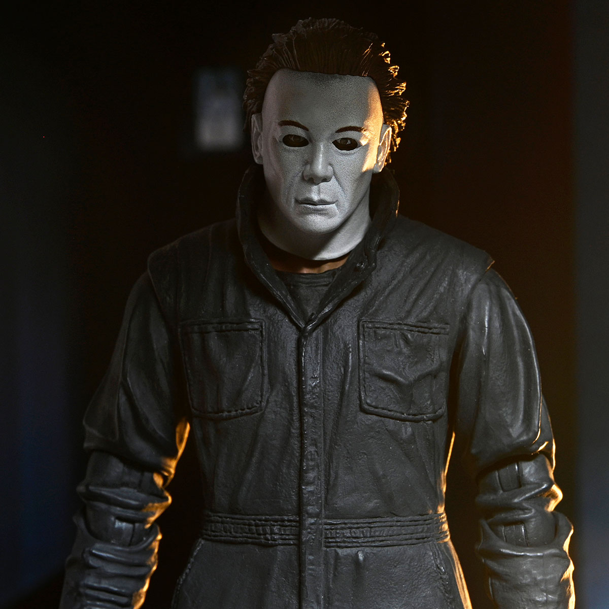 HALLOWEEN RESURRECTION: ULTIMATE MICHAEL MYERS 7" SCALE ACTION FIGURE - Image 4