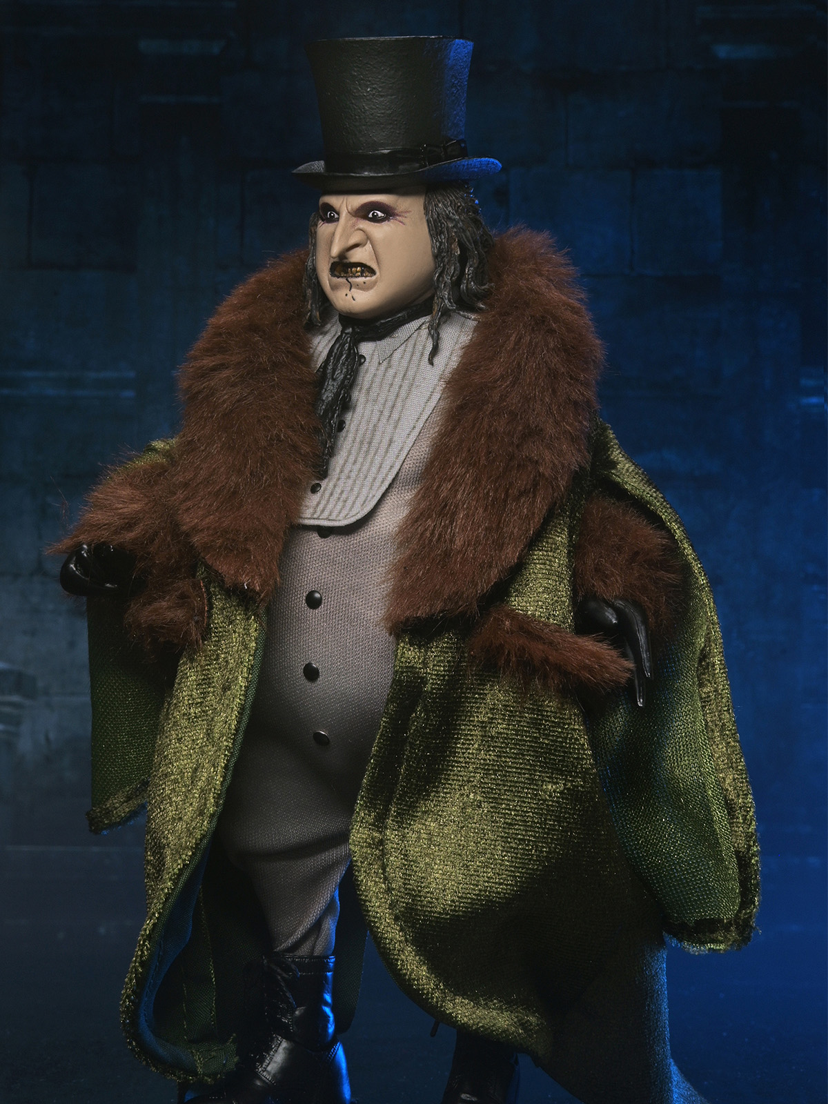 DC COMICS THE PENGUIN (BATMAN RETURNS) - 8" SCALE CLOTHED ACTION FIGURE - Image 2