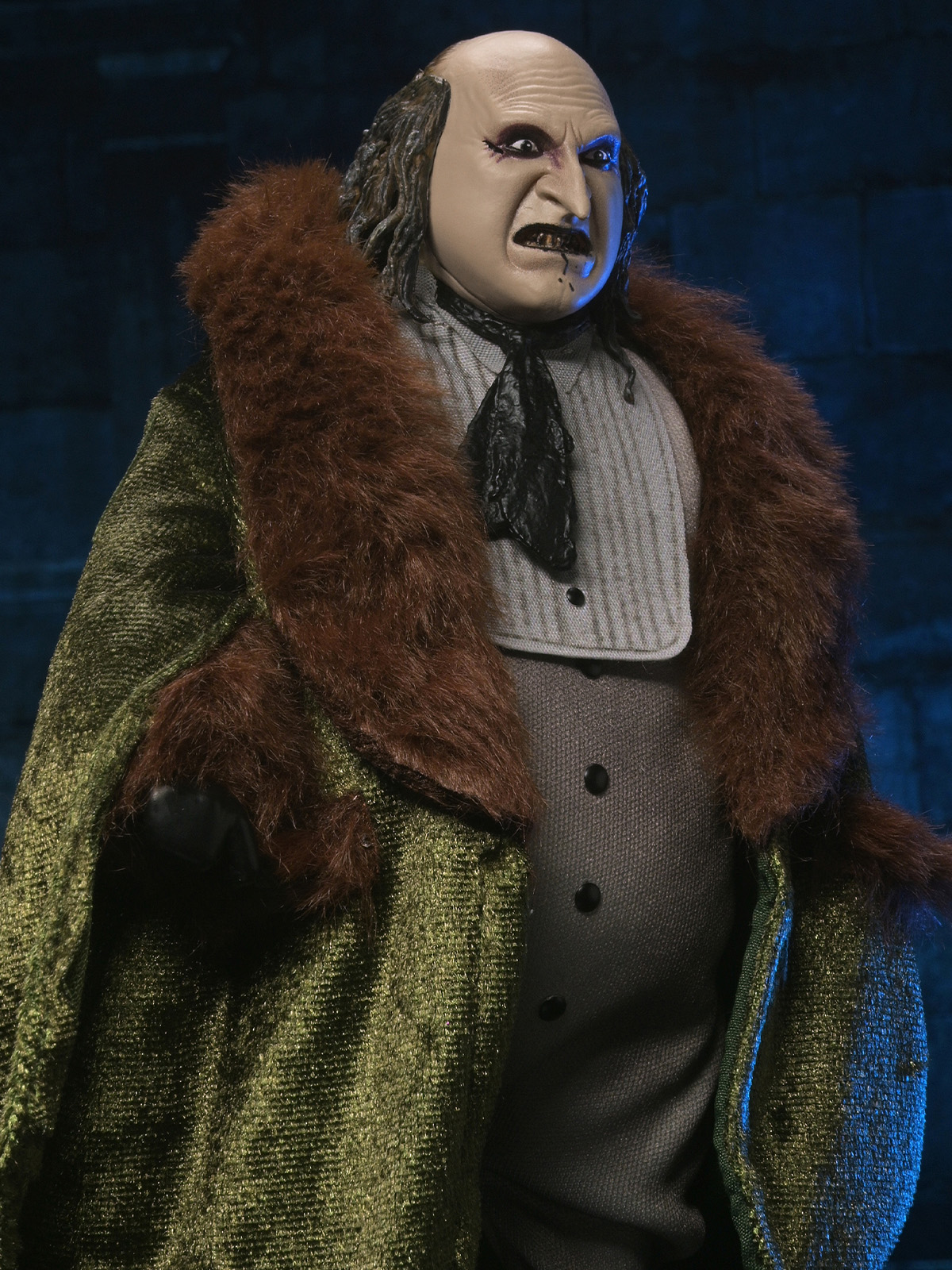 DC COMICS THE PENGUIN (BATMAN RETURNS) - 8" SCALE CLOTHED ACTION FIGURE - Image 5