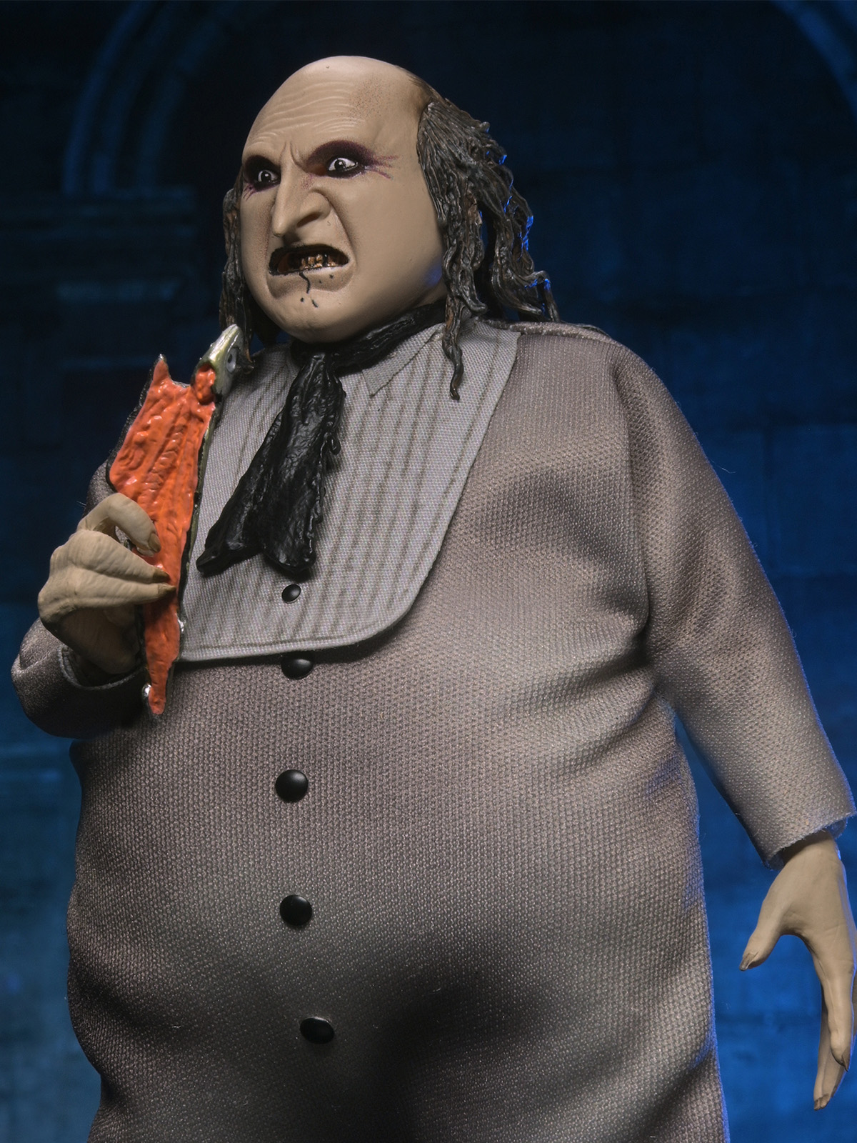 DC COMICS THE PENGUIN (BATMAN RETURNS) - 8" SCALE CLOTHED ACTION FIGURE - Image 4